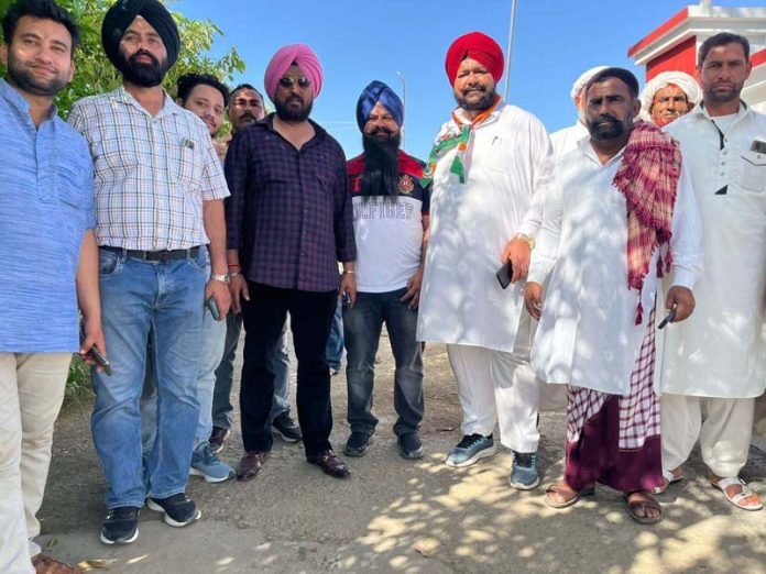 Taranjit Singh Tony meeting with Sikh Community members.