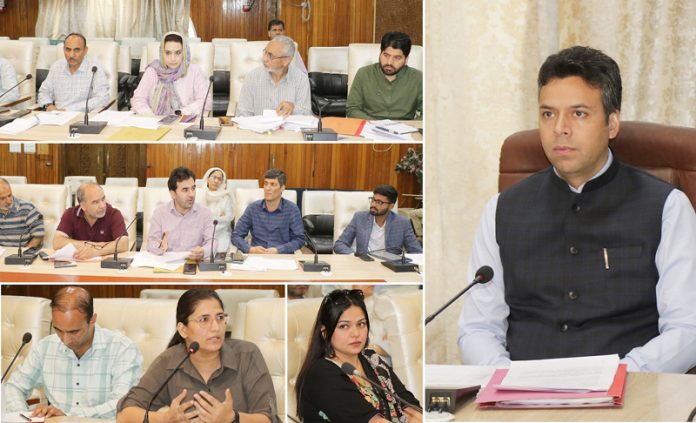 DC Srinagar Chairs Project Approval Committee(PAC) meeting for implementation of SMILE-beggary scheme.