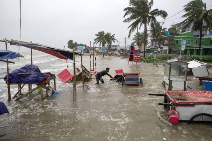 7 dead, 15 million without power as Cyclone Remal batters Bangladesh coasts