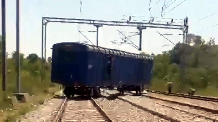 Two wagons of goods train derail