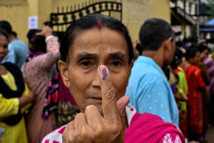 Around 62 pc polling in third phase; clashes in West Bengal; SP alleges irregularities in UP