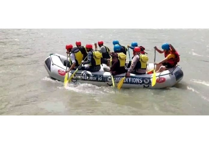 Rafters enjoying rafting in Chenab River at Gulabgarh in Kishtwar on Thursday.  —Excelsior/Tilak Raj