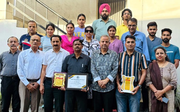 Patron Tawi Trekkers J&K, Ashwani Sharma posing along with adventurers.