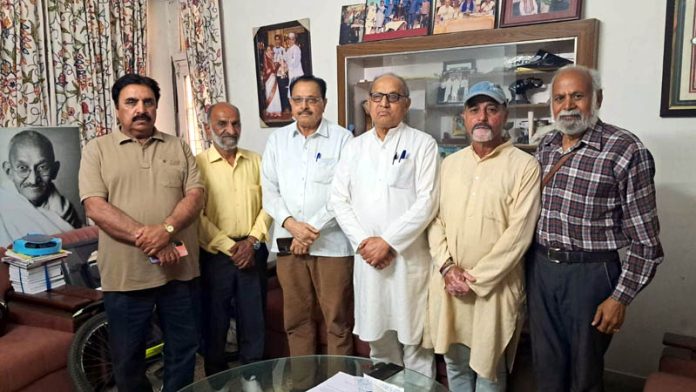 DADAA members during a meeting with SP Varma in Jammu on Sunday.