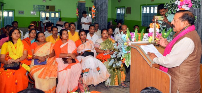 Union Minister Dr. Jitendra Singh addressing a BJP election meeting at Tarakeswar in Arambagh Lok Sabha constituency, West Bengal on Thursday.