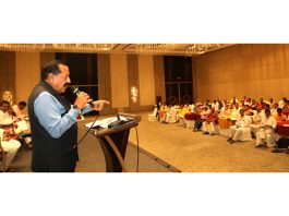 Union Minister Dr. Jitendra Singh addressing joint meeting of 5th phase Lok Sabha constituencies at Kolkata. Also seen are BJP National Secretary Sunil Bansal, BJP State President Sukanta Majumdar, State General Secretary (Org) Amitabh Chakraborty, National Secretary BJP Arivind Menon and others.