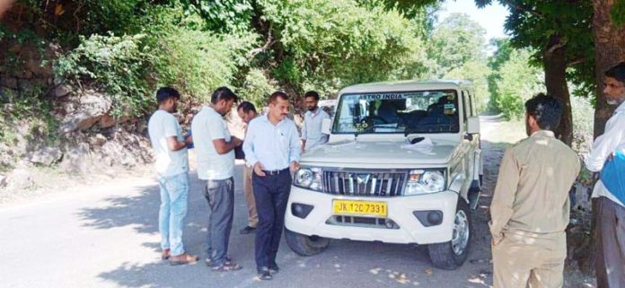 MVD officials checking traffic violations on Jammu-Poonch highway on Monday. -Excelsior/Waseem