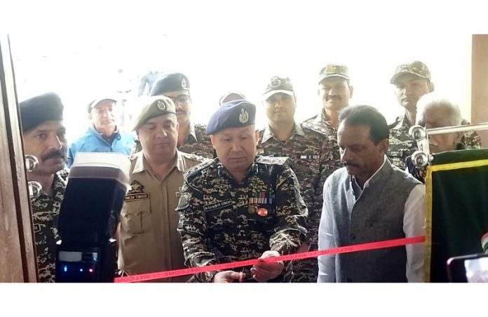CRPF Commandant inaugurating free medical camp at Kud.