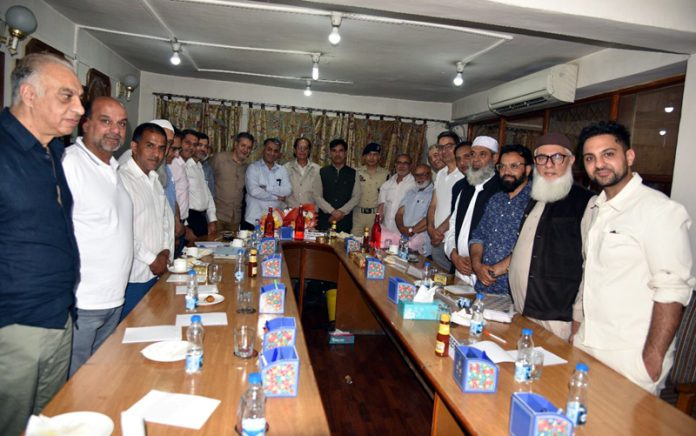 KCCI team during a meeting with the Divisional Kashmir and SSP Traffic in Srinagar on Thursday.