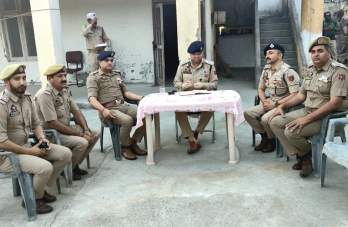 SSP Jammu Dr Vinod Kumar along with other senior police officers at BPP Jogwan in Akhnoor.