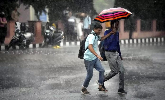 Rains lash Kashmir