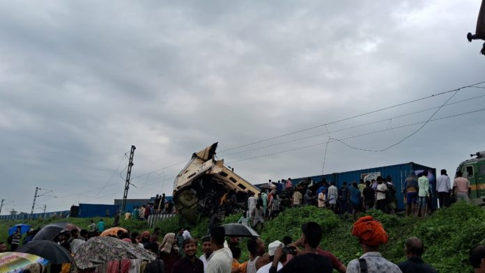 15 Dead, 60 Injured As Goods Train Rams Into Kanchanjunga Express In West Bengal