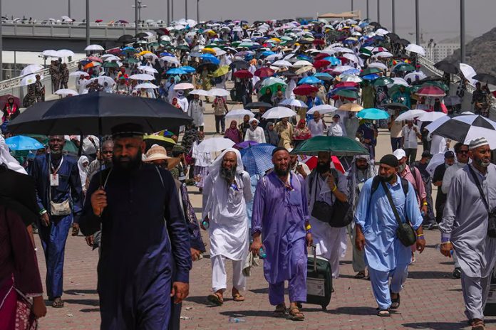 35 Pakistanis Among Over 900 Died During Haj In Saudi Arabia
