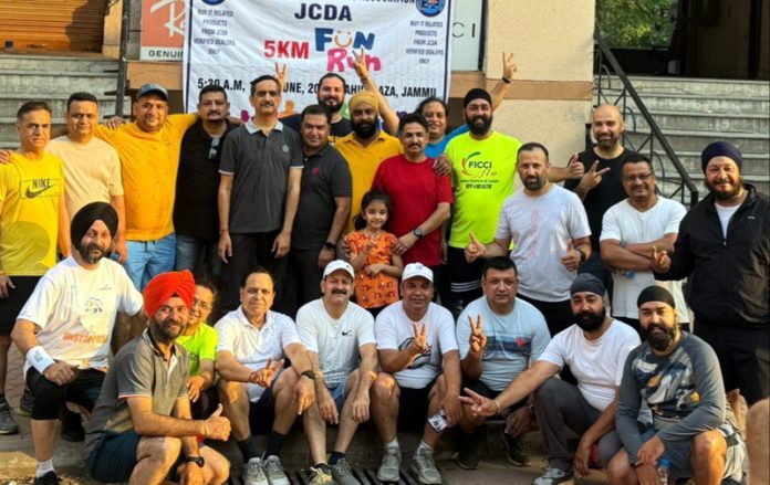 Jammu Computer Dealers Association members posing during Fun Run at Jammu.