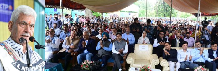 Lt Governor addressing gathering after inaugurating Trade Show in Srinagar .