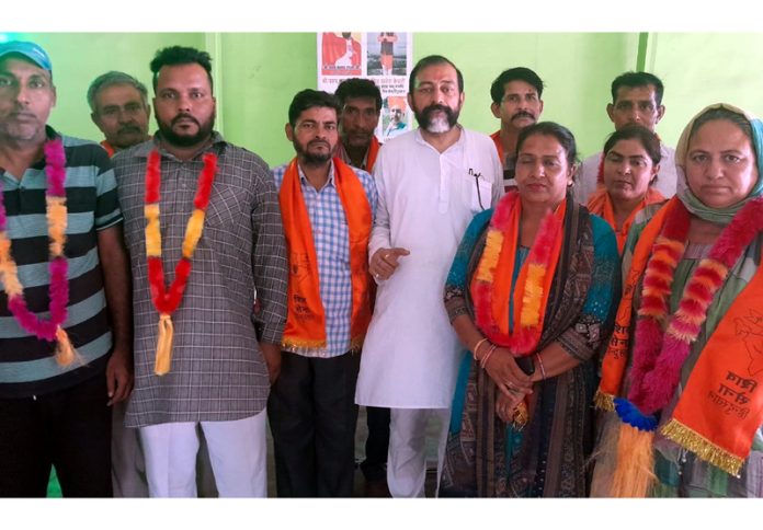 New entrants posing for a photograph after joining Shiv Sena Hindustan in Arnia on Sunday.