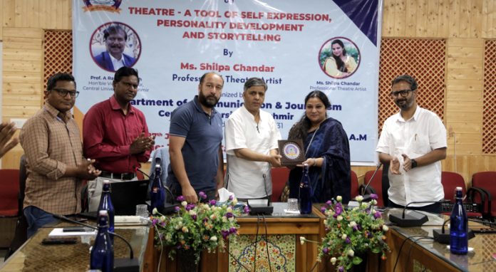 Theatre artist Shilpa Chandar being presented a memento during workshop at CUK.