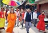 DC Poonch alongwith Swami Vishwatmanand Saraswati Ji during visit to Mandi on Friday.