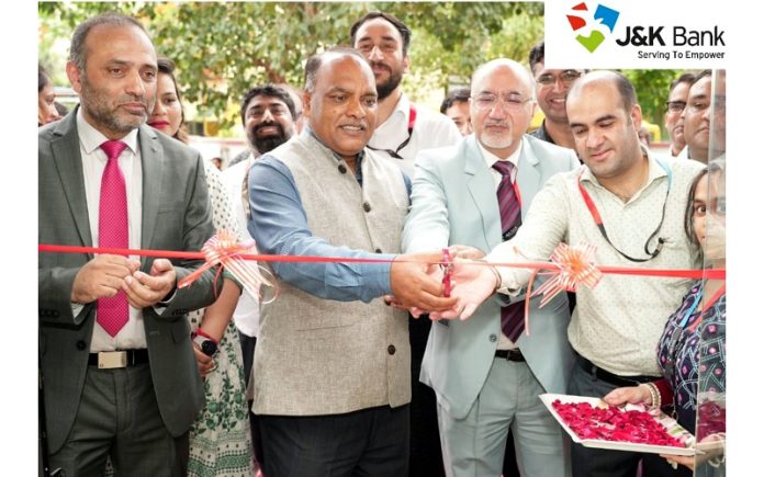 MD & CEO J&K Bank inaugurating JKB branch in Mumbai.