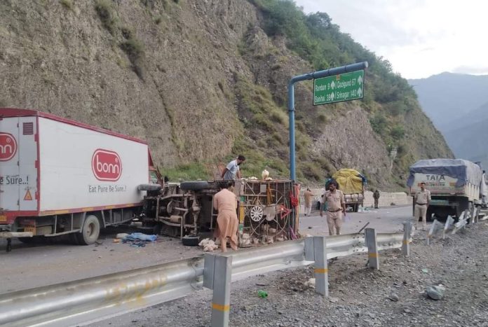 Dumper Hits 7 Vehicles On Jammu-Srinagar National Highway