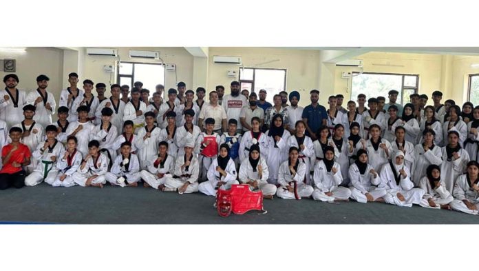 Taekwondo players posing for group photograph at Jammu.  