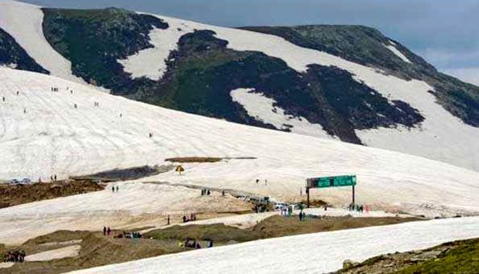 Snow Clad Sinthan Top In Jammu And Kashmir's Kishtwar Is Wooing Tourists
