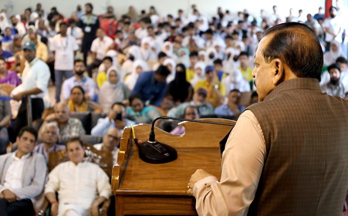 Union Minister Dr Jitendra Singh addressing the 2-day national conference at NIT Srinagar on Sunday. —Excelsior/Shakeel