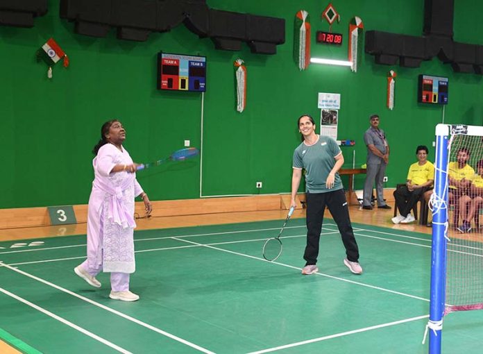 President Droupadi Murmu playing badminton alongwith Saina Nehwal.