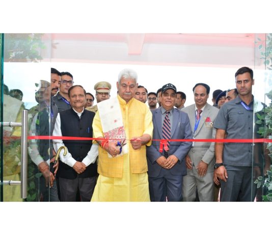 LG Manoj Sinha inaugurating KCET at Srinagar.