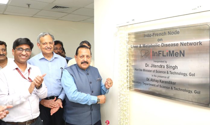 Union Minister Dr Jitendra Singh, flanked by Director Institute of Liver and Biliary Sciences(ILBS) Dr S.K. Sarin and Union Secretary Science & Technology Dr Abhay Kanitkar,formally inaugurating the Indo-French Network 