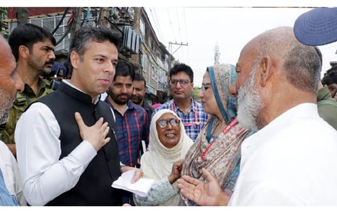 DC Srinagar Dr Bilal Mohi-Ud-Din Bhat during visit to a city hospital on Tuesday.