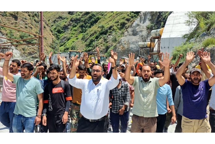 Disengaged Maroog-Digdool tunnel workers during a protest in Ramban on Tuesday.