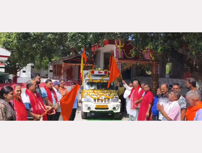 VHP leaders flagging off Rath with idols of Shiv Parivar, Bajrangbali to Dharmari on Monday.