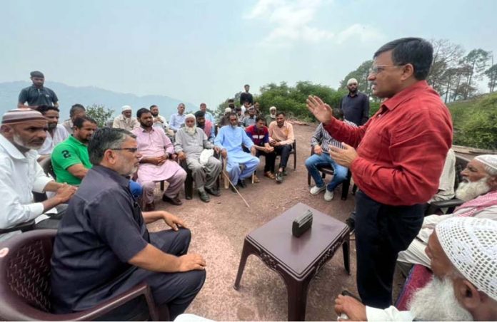 BJP general secretary, Vibodh Gupta addressing a meeting at Khankari near LoC on Monday