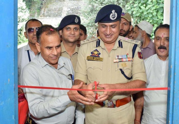 SSP Kishtwar, Abdul Qayoom inaugurates PCPG meeting at Govt Hr Sec School Bhata on Friday. -Excelsior/Tilak Raj