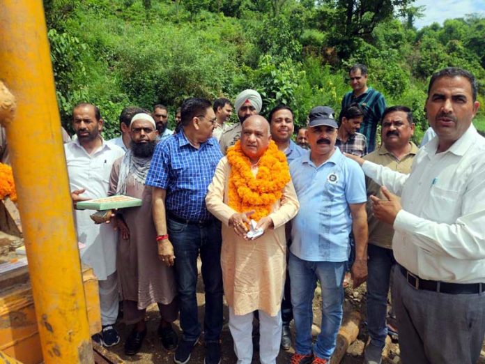 DDC Chairman Jammu, Bharat Bushan unveiling water supply scheme Dhar Dharochan on Wednesday.