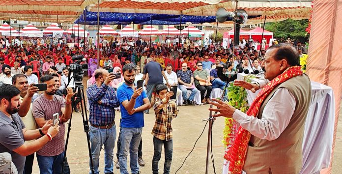 Dr Jitendra Holds Public Durbar At Chenani; Inaugurates Mobile Telemedicine Service, StartUp Exhibition