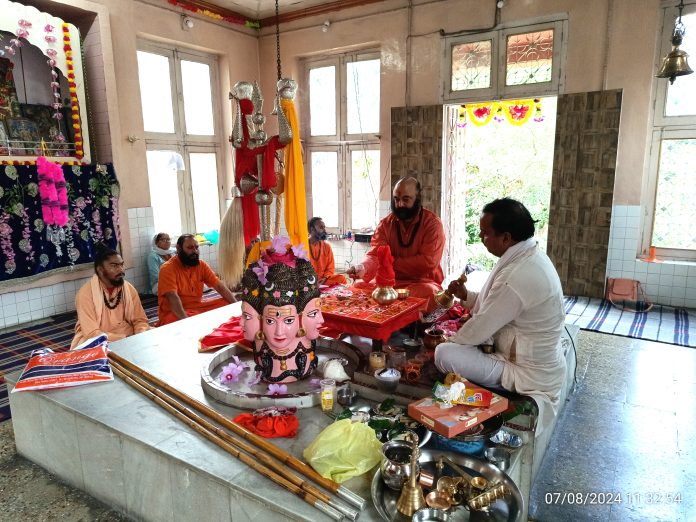 Amarnath Yatra | 'Charri-Mubarak Kept In Amareshwar Temple For Darshan Of Devotees