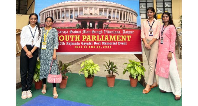 Jammu Sanskriti School students’ delegation posing during ‘Youth Parliament’ at Jaipur. 