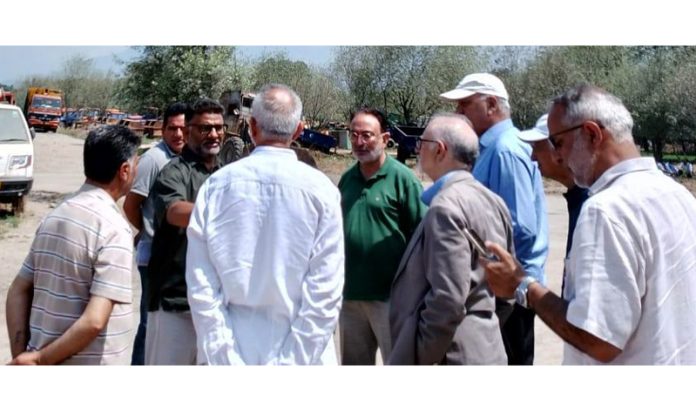 GCC team members during their visit to Achhan dumping site in Srinagar City on Saturday.