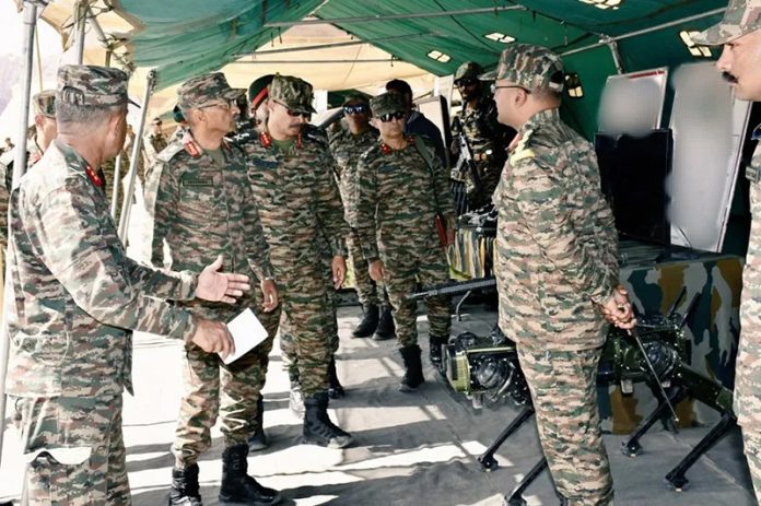 Northern Army Commander Lieutenant General M V Suchindra Kumar interacting with jawans during his visit to forward areas in Ladakh.