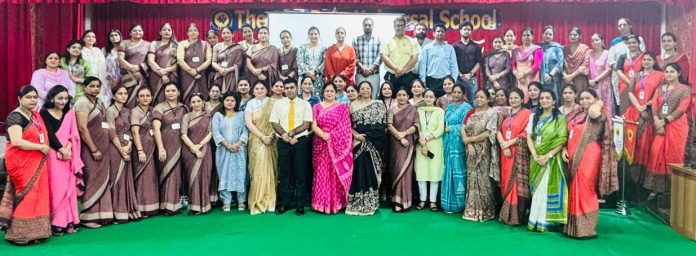 Teaching faculty of Shriram Universal School Jammu posing along with resource persons during a workshop.