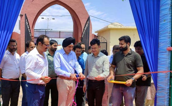 Comm Secy (I&C), Vikramjit Singh inaugurating 10th National Handloom Day.