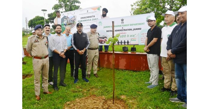 Div Com Jammu inaugurating Swachhata Pakhwada and ‘Ek Ped Shaheedon Ke Naam’ plantation drive.