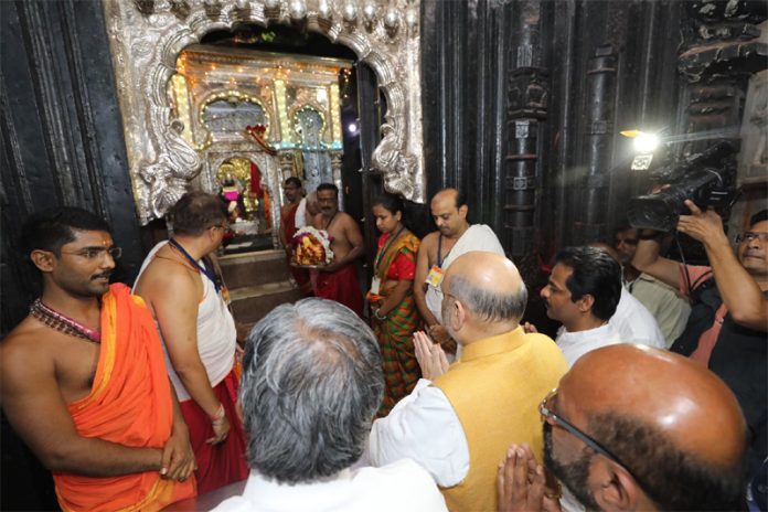 Maha: Amit Shah visits Goddess Shree Mahalaxmi temple in Kolhapur