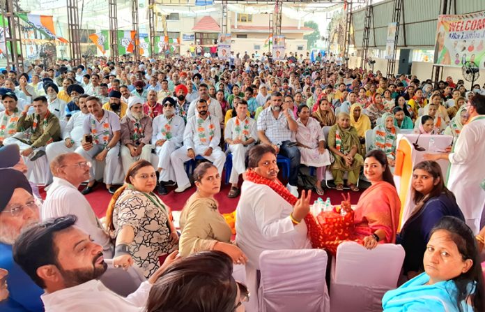 Senior Cong leaders Alka Lamba and Raman Bhalla during an election rally in Jammu South.