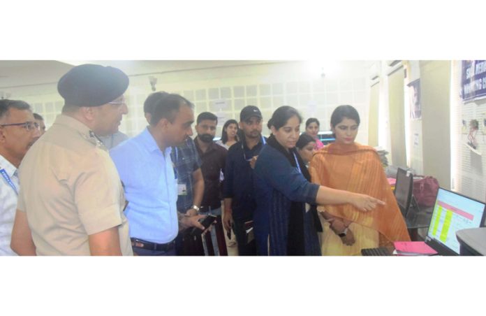 Div Com inspecting Election Control Room in Samba.