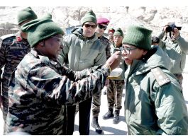 President Droupadi Murmu interacting with soldiers during her visit to Siachen base camp on Thursday. (UNI)