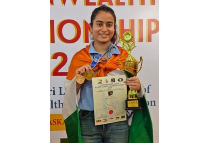 Arushi Kotwal posing with medal at Commonwealth Chess Championship 2024 held in Kalutara, Sri Lanka.