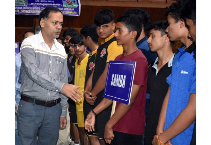 Joint Director DYSS Kashmir Mohammad Rashid Kohli interacting with players.